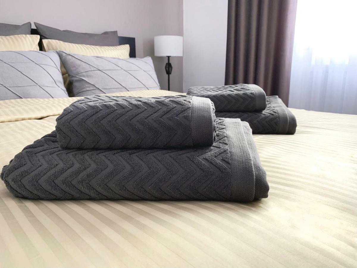 Mhc Quiet Deluxe Suite Near Downtown - Free Parking Braşov Eksteriør billede