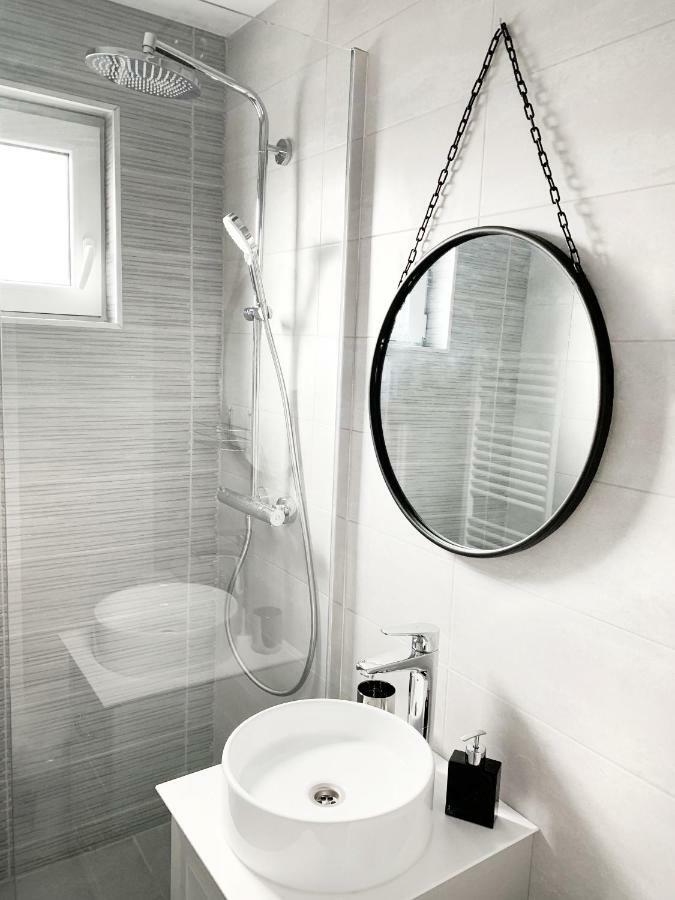 Mhc Quiet Deluxe Suite Near Downtown - Free Parking Braşov Eksteriør billede